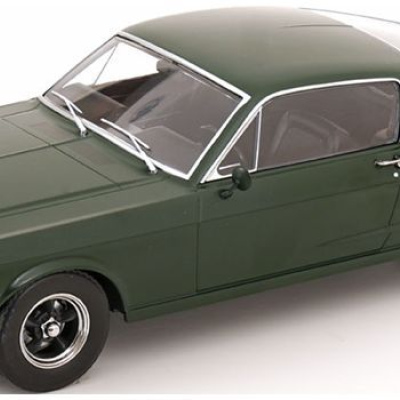 Ford Mustang 1:18 GT Fastback Highland Green (Bullitt) 1968