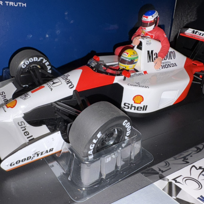 Ayrton Senna 1:18 McLaren MP4/6 Alesi 'Taxi' Mexico GP 1991