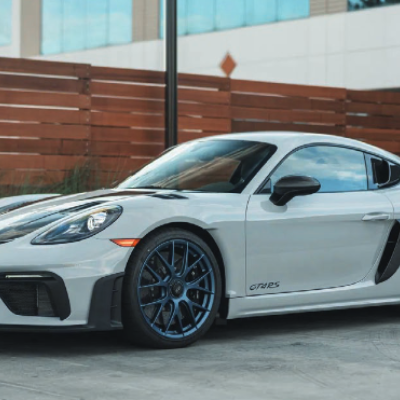 Porsche Cayman 1:18  GT4 RS With Weissach Pack Chalk 2023